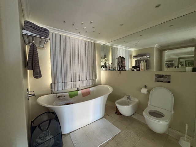 2 Bedroom Property for Sale in Fresnaye Western Cape